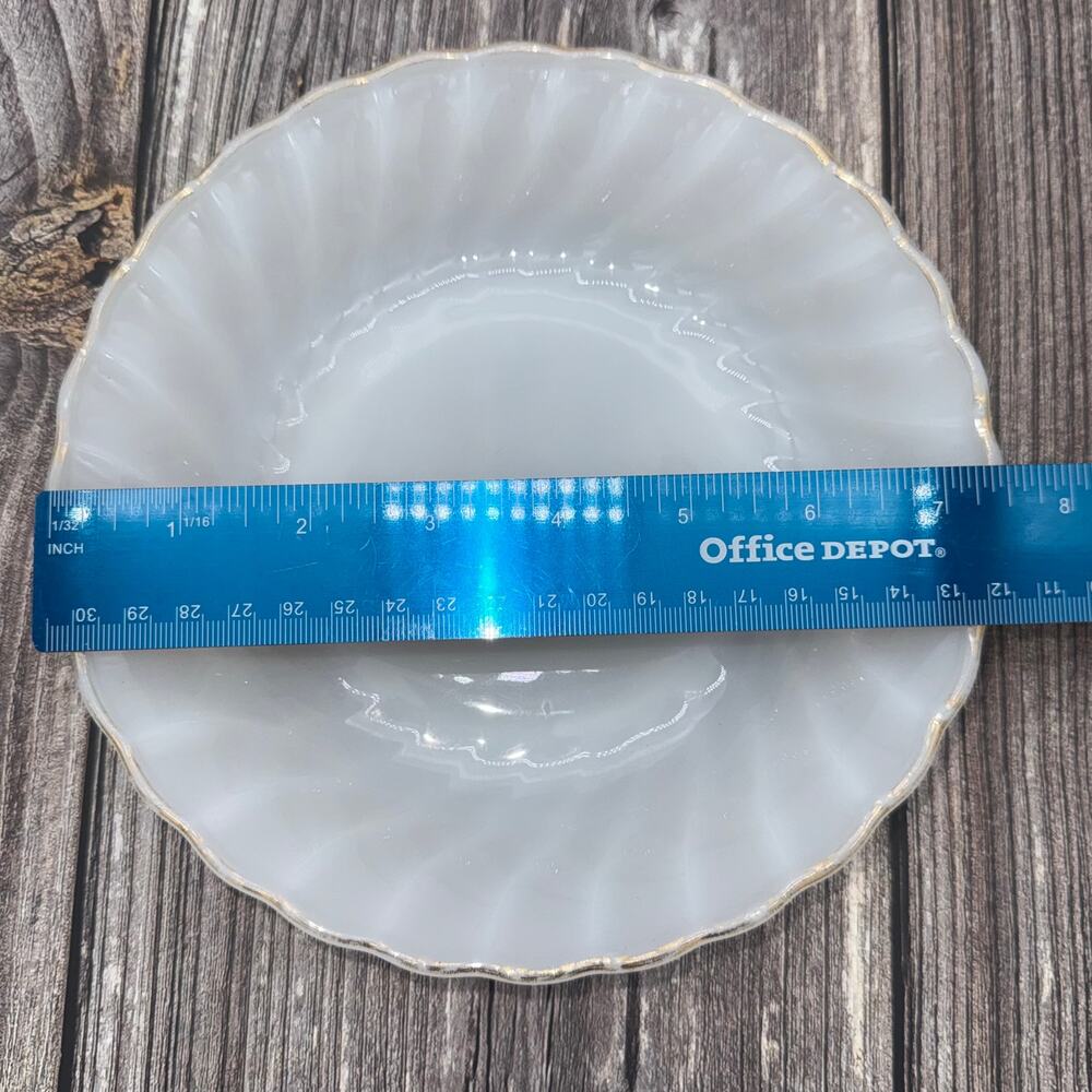 Vintage Fire King Milk Glass Swirl Bowls Gold Trim Set of 4 Anchor Hocking 7.5" - Picture 7 of 16
